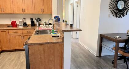 Santa Monica Bliss Cozy 1BR Apartment w/ Resort Vibes