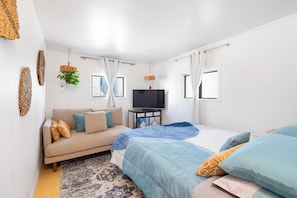 1 habitación, tabla de planchar con plancha, wifi gratis y ropa de cama