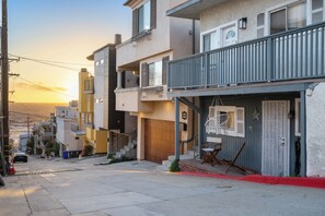 Exterior - Coastal Haven Steps to Sand w/Garage & Rooftop (Manhattan Beach)