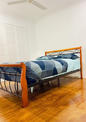 Free WiFi, bed sheets