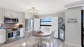 Unclassified image, 2 of 24, button