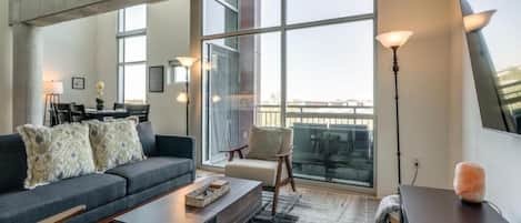 Condo, 1 Bedroom, City View | Living area