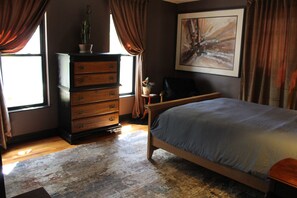 1 bedroom, desk, free WiFi, bed sheets