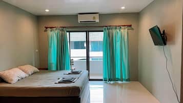 Double Room, Balcony, City View | Free WiFi, bed sheets