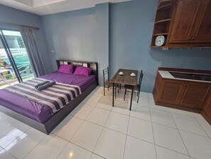 Double Room, Balcony, City View | Free WiFi - Orient Hotel (Pattaya)