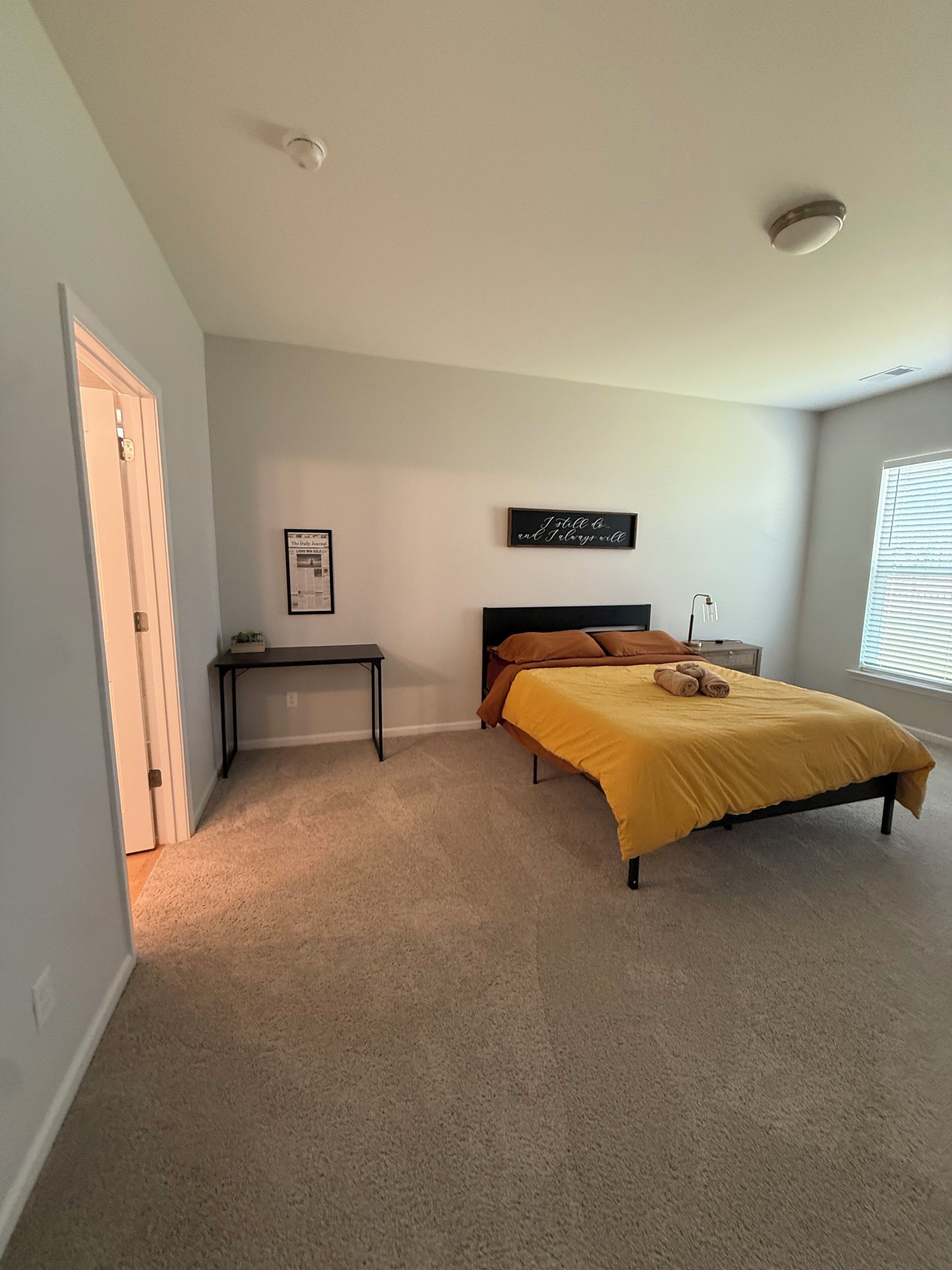 4 makuuhuonetta, silitysrauta/-lauta, internet