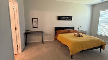 4 soverom, strykejern/-brett og internettilgang