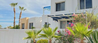 Modern 2-Bedroom Condo with A/C in Stunning Los Cabos