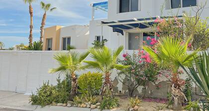 Modern 2-Bedroom Condo with A/C in Stunning Los Cabos