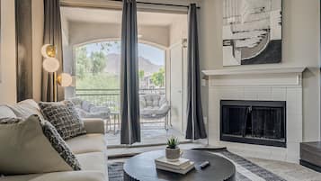 Smart TV, computer monitors