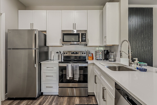 Fridge, microwave, oven, stovetop