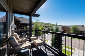 Property grounds - Modern Mountain Luxury Minutes from Skiing & Jordanelle (Kamas)