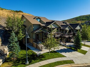 Exterior - Modern Mountain Luxury Minutes from Skiing & Jordanelle (Kamas)