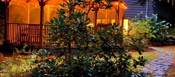 Luxury Cabin Near Sunday River - Sleeps 13, A/C, Hot Tub, 21' Gazebo, Generator