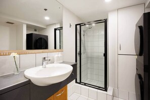 Hair dryer - Riverside Woolstore 2B Park Pool (Teneriffe)