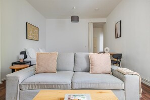 Télévision, chaîne hi-fi