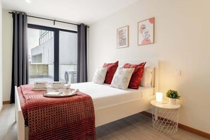 1 slaapkamer, een strijkplank/strijkijzer, reisbedje, gratis wifi