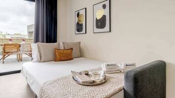 1 bedroom, iron/ironing board, travel cot, free WiFi