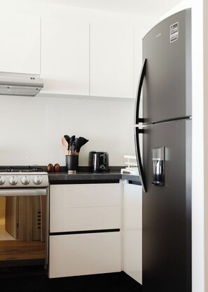 Fridge, microwave, oven, stovetop