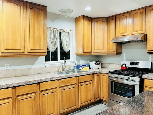 Beauty Home 3Br/2Bath Nearby Downtown in San Jose