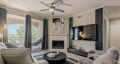 Modern 2BR Retreat • Pool • Gym • Free Parking