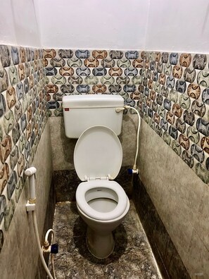 Economy Triple Room | Bathroom - SK Residence Nagore (Nagapattinam)