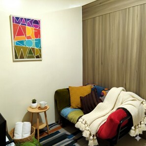 Room, City View | Living area