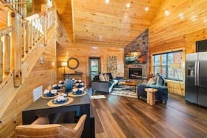 Interior - Pet-Friendly. Luxe • Pool • Hot Tub • Family Games (Pigeon Forge)