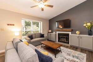 TV connectée, médiathèque, chaîne hi-fi