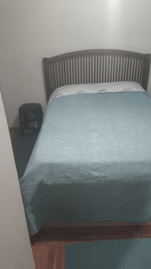 4 bedrooms, iron/ironing board, Internet, bed sheets