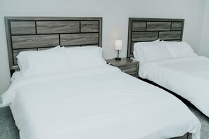 5 bedrooms, desk, iron/ironing board, travel cot