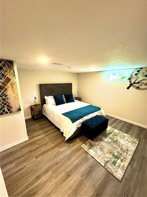 3 bedrooms, desk, iron/ironing board, WiFi