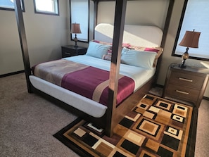 4 habitaciones, tabla de planchar con plancha, wifi y ropa de cama