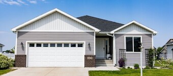 Modern Spacious 4-bedroom building in amazing Fargo