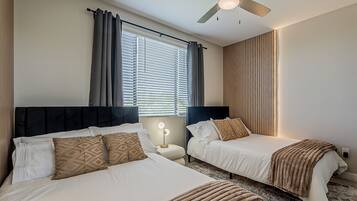 2 chambres, fer et planche à repasser, Wi-Fi, draps fournis