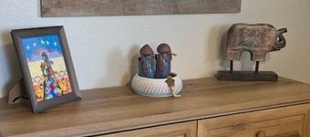 Escape to a charming 3-bedroom, 2-bath retreat in Cottonwood, AZ. Nestled near Sedona’s red rocks...