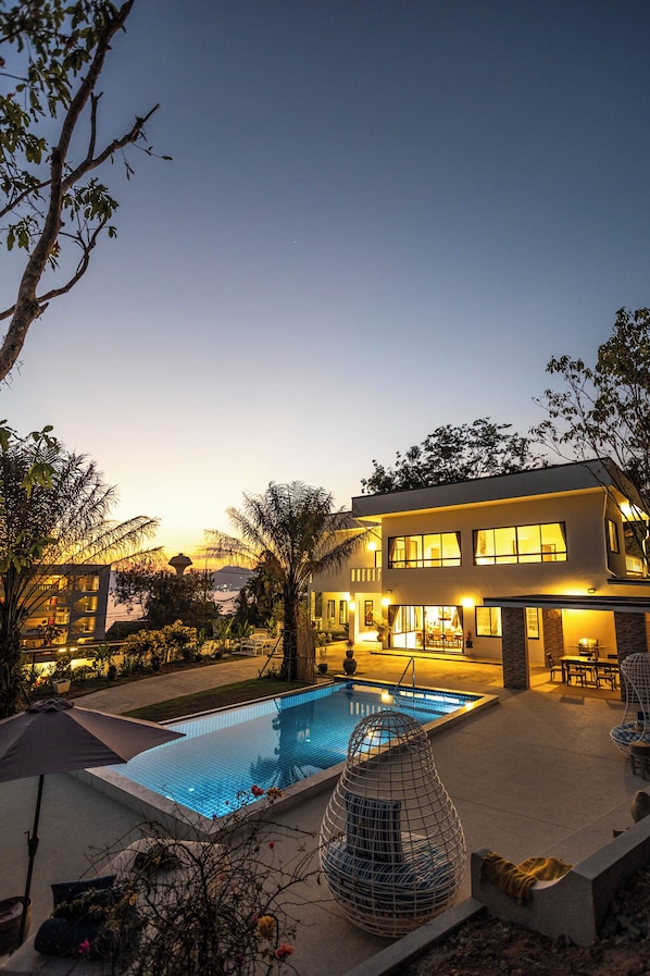 Exterior - Villa with Jacuzzi &Stunning Seaview V30 (Wichit)