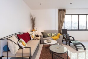 Living area - Villa with Jacuzzi &Stunning Seaview V30 (Wichit)