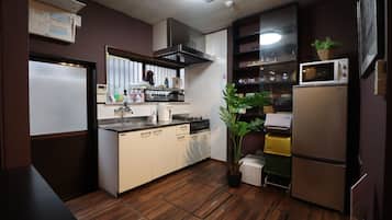 Fridge, microwave, stovetop, cookware/dishes/utensils