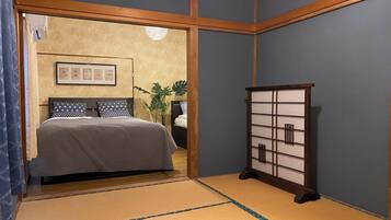 4 bedrooms, in-room safe, iron/ironing board, free WiFi