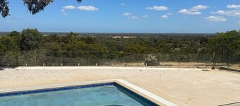 Luxury getaway 1hr from Perth