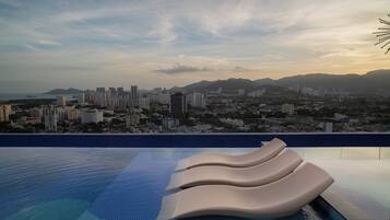 Kolam renang outdoor