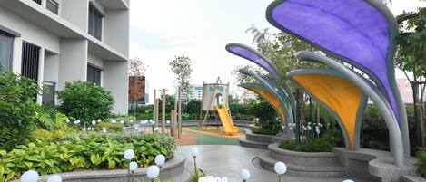 Children’s play area – outdoor