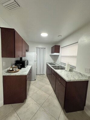 Private kitchen - Charming 3 Bedroom House in Clearwater, Florida. (Belleair)
