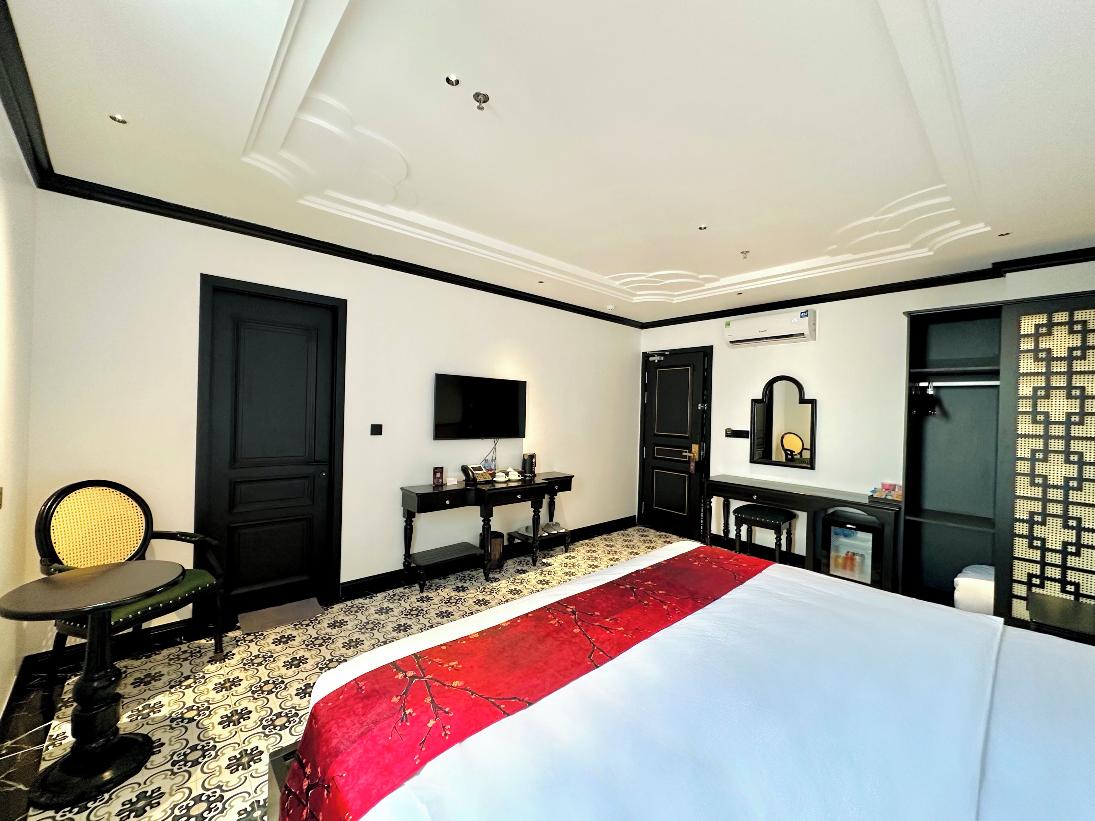 Habitación Deluxe con 1 cama doble o 2 individuales | Ropa de cama hipoalergénica y escritorio