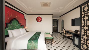 ملاءات للفراش لا تسبب الحساسية ومكتب ومساحة عمل للكمبيوتر المحمول