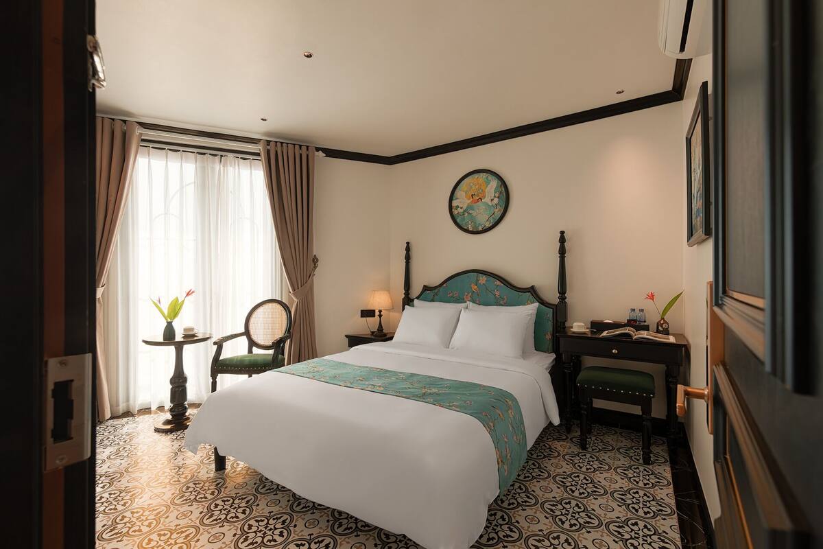 ห้องสแตนดาร์ดดับเบิล, ระเบียง, วิวเมือง | เครื่องนอนป้องกันสารก่อภูมิแพ้, โต๊ะทำงาน, พื้นที่ทำงานแบบใช้แล็ปท็อป