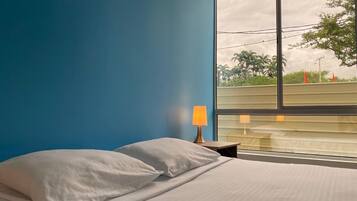 WiFi, bed sheets