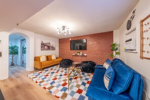 TV connectée, jeux vidéo, table de tennis de table