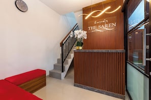 Quầy tiếp tân